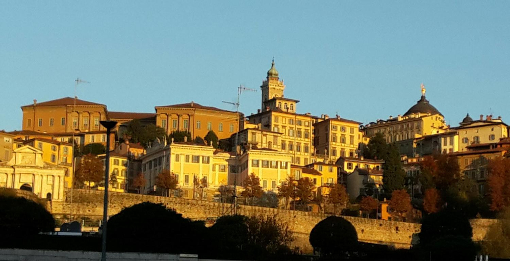 Jackie O' a la maison, Bergamo