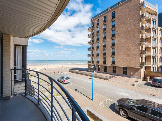 Others 5, Apartment Near Seawall With sea View, West-Vlaanderen