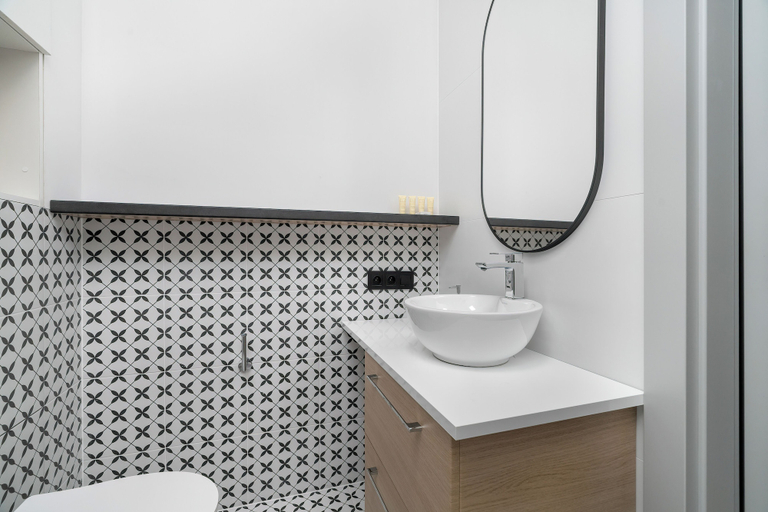 Bathroom 4, Poznan Apartment With Desk by Renters, Poznań City