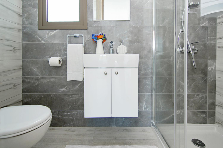Bathroom 4, Villa Serena