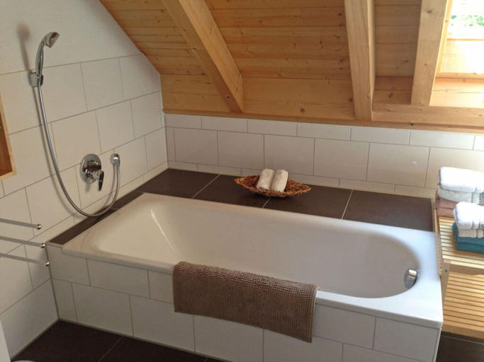 Bathroom 4, Gaienhofen Comfortable Holiday Residence, Konstanz