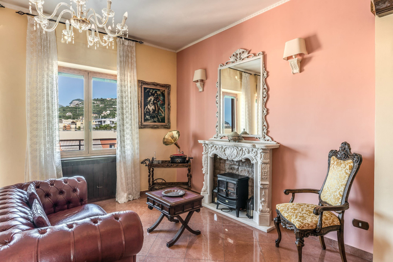 Others 3, Vanna Home, Napoli