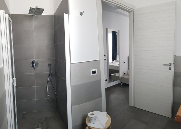 Bathroom 3, L'Angolo Dello Zio, Trapani
