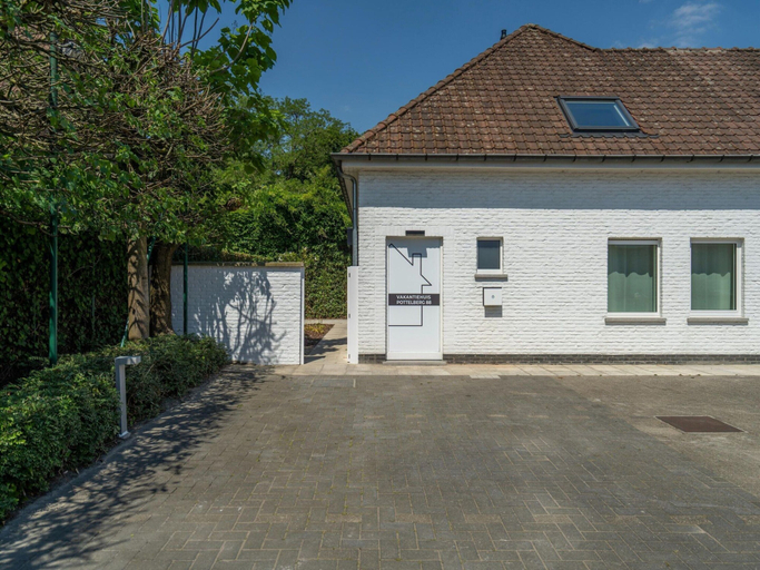 Exterior & Views 2, Luxury villa with pool sauna Kortrijk, West-Vlaanderen