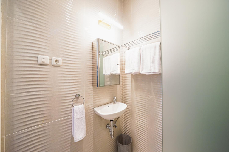 Bathroom 1, Umaja Villa, Badung