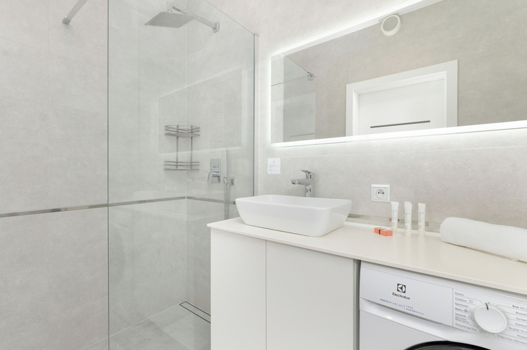 Bathroom 3, Bastion Wałowa Studio Gdańsk by Renters, Gdańsk City
