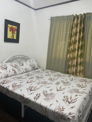 Bedroom 2, Panagsama Holiday Cottage, Moalboal