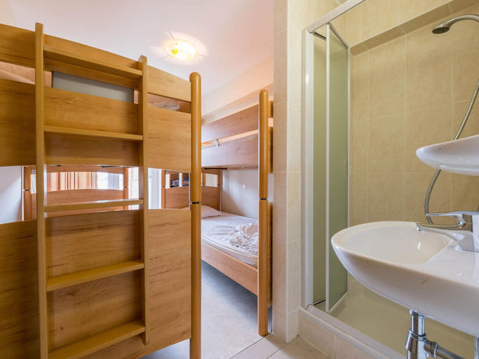 Bathroom 4, Apartment in Zeedijk With Sea View, West-Vlaanderen