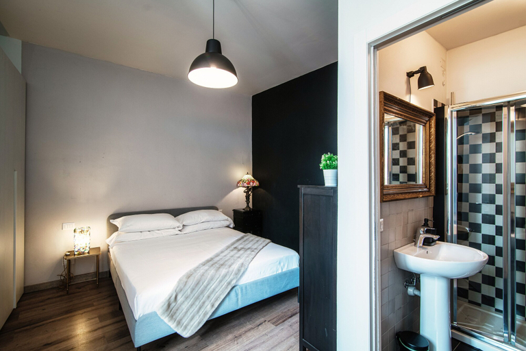 Room 2, Glamour, Como