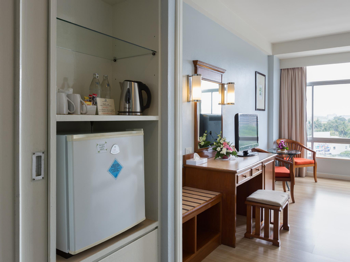 Dining Room 19