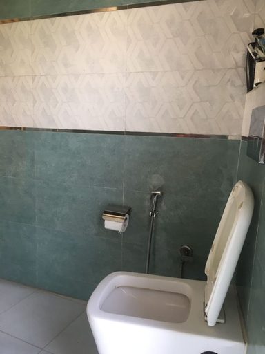 Bathroom 4, The Awareness Cafe & Homestay By GRB, Gurgaon
