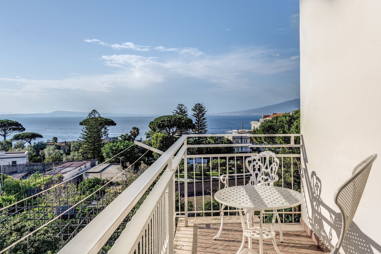 Others 4, Vanna Home, Napoli