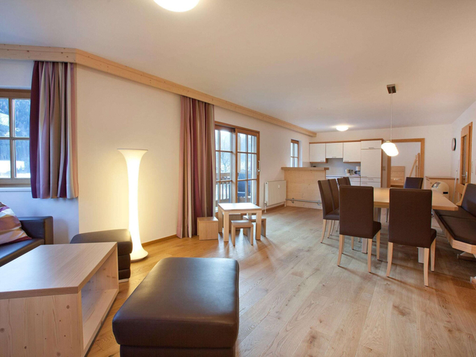 Others 4, Apartment in Wald im Pinzgau Near the ski Lifts, Zell am See