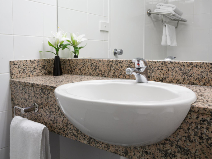 Bathroom 18