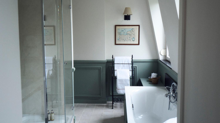 Bathroom 4, Maison Mouche, Calvados