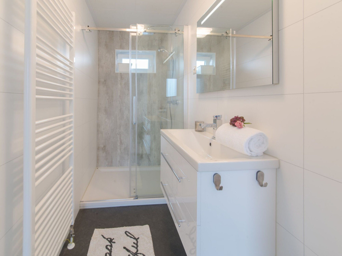 Bathroom, Detached House on Lake in Zeeland Holiday Park, Kapelle