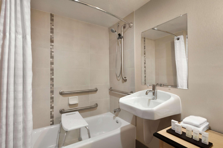 Bathroom 7