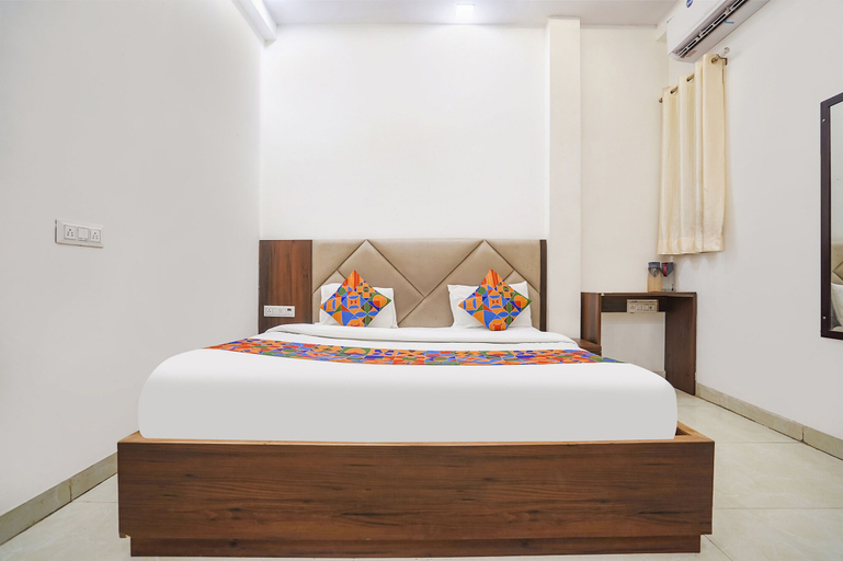 Bedroom 2, FabHotel Vishal Palace, Agra