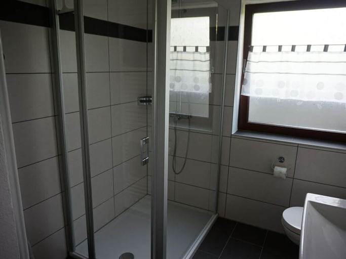 Bathroom 3, Holiday Apartment Brandl Haus 92, Cham