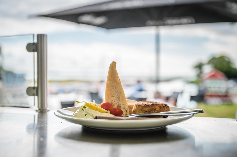 Food & Drinks 5, Marina Martinshafen - Beach life, Vorpommern-Rügen