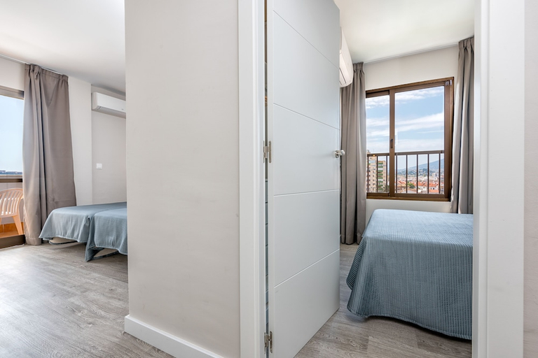 Bedroom 3, Aparthotel Veramar, Málaga