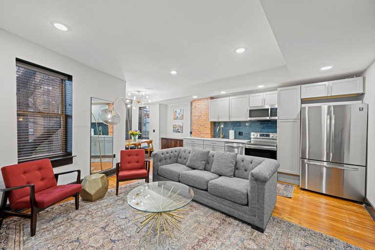Room 3, Spacious Historic Retreat - Logan Circle Rowhouse, Washington D.C.