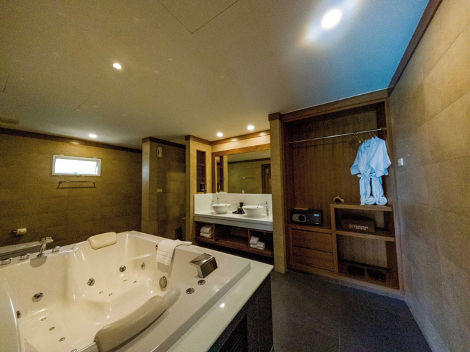 Bathroom 5, Villa Tantawan Resort And Spa, Phuket Island