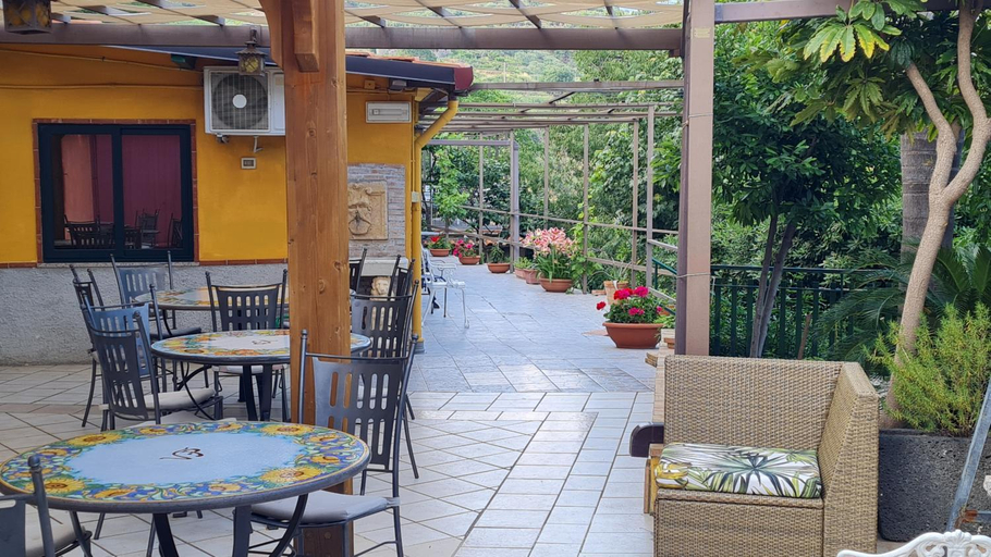 Food & Drinks 4, Alcantara Natura Country House, Messina