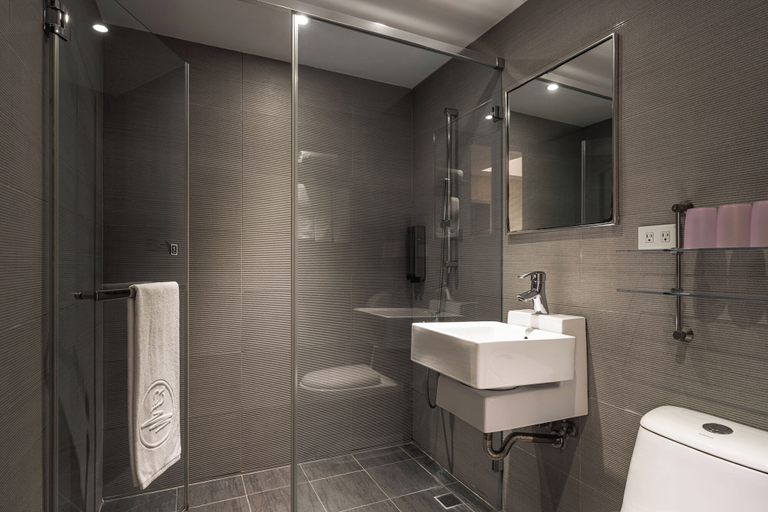Bathroom 5, The Riverside Hotel International, Kaohsiung