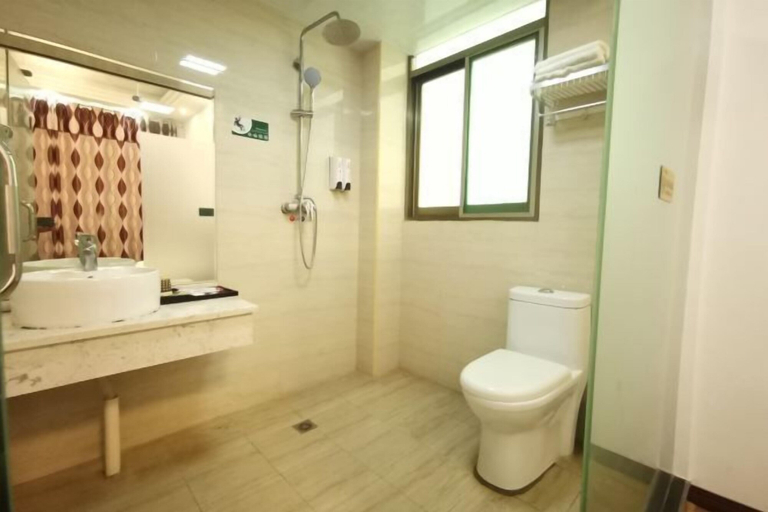 Bathroom 3, Qianyi Inn, Yichang