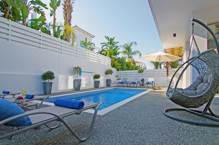 Sport & Beauty 2, Villa Lily