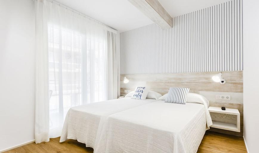 Bedroom 3, Hotel Anabel Lloret de Mar, Girona