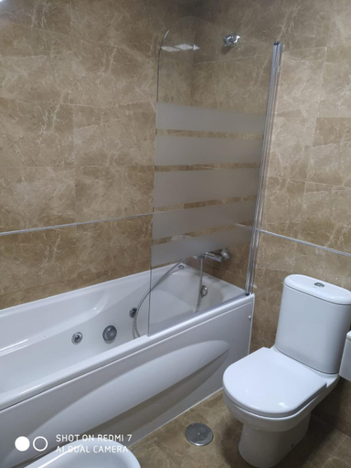 Bathroom 2, Olas Deluxe Salinas, Asturias