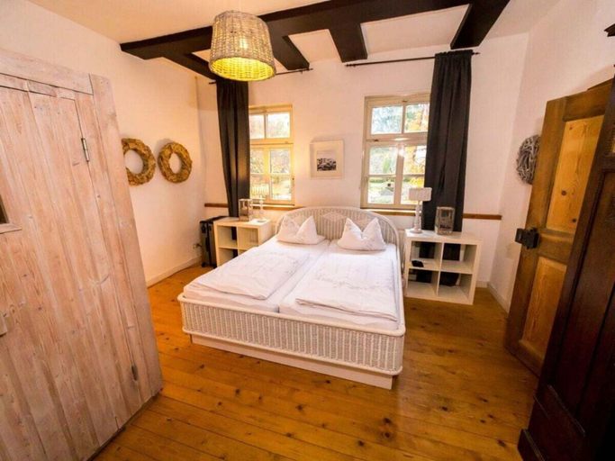 Bedroom 2, Majestic Apartment in Brakel, Höxter