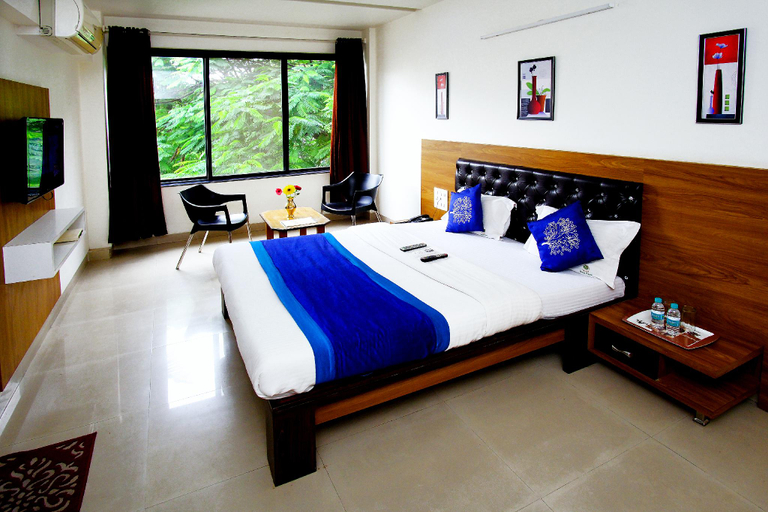 Bedroom 4, Hotel Theem Plaaza, Nashik
