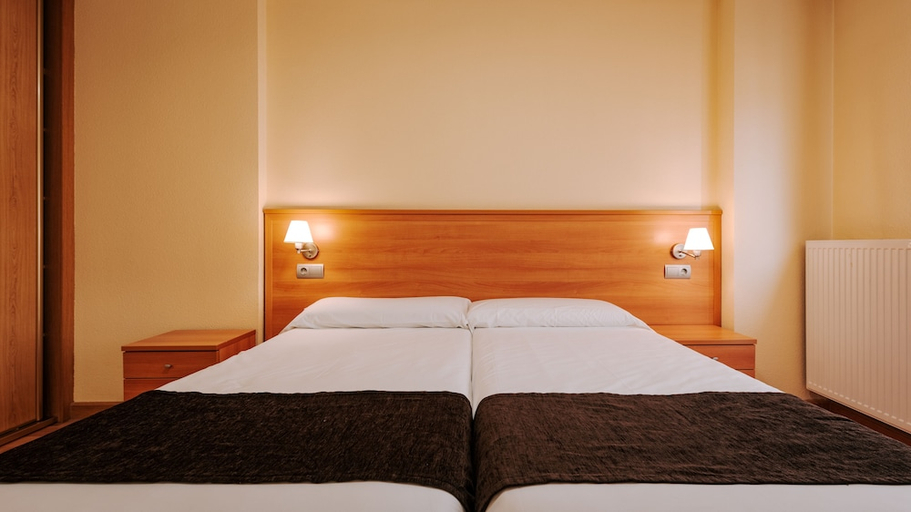 Bedroom 5, Apartamentos Jch Congreso, Salamanca