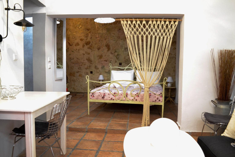 Bedroom 4, Yro Studios, Crete