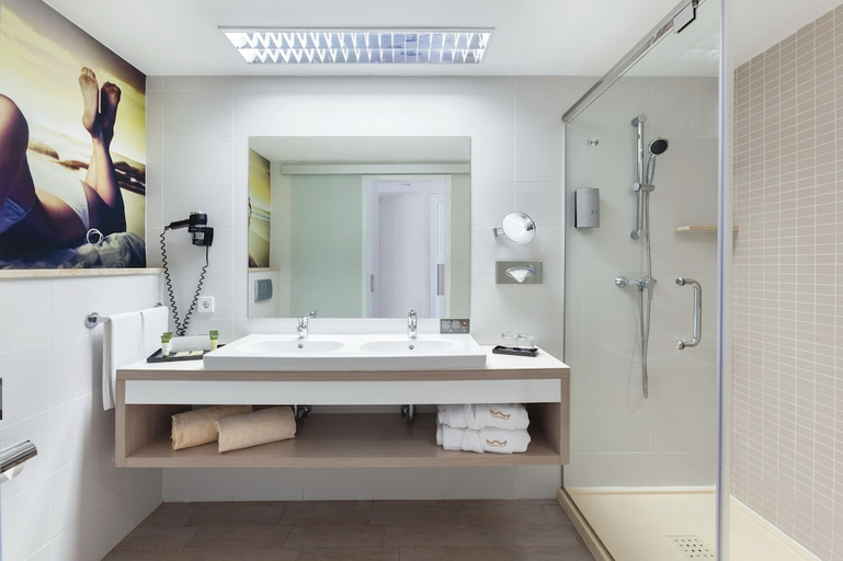 Bathroom 4, Hotel RIU Gran Canaria, Las Palmas