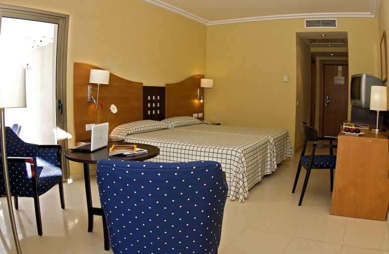 Bedroom 3, Hotel LIVVO Costa Taurito, Las Palmas