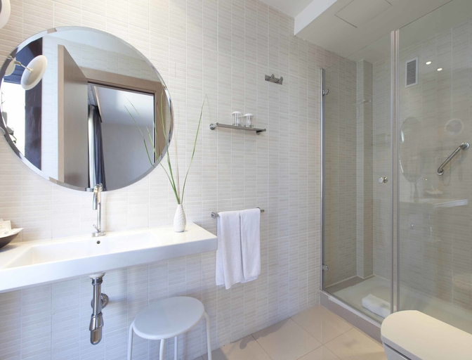 Bathroom 3, Hotel Opera, Madrid