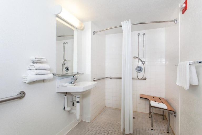 Bathroom 5, Super 8 by Wyndham Turlock, Stanislaus