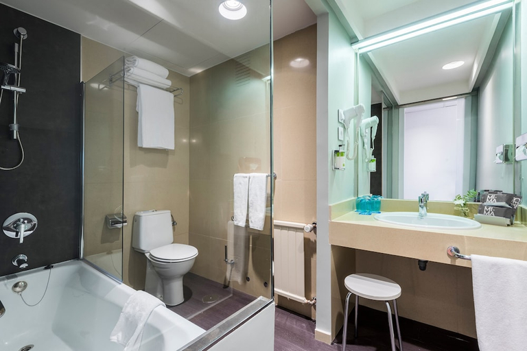 Bathroom 3, Hotel Guadalajara Conference Center Affiliated By Melia, Guadalajara