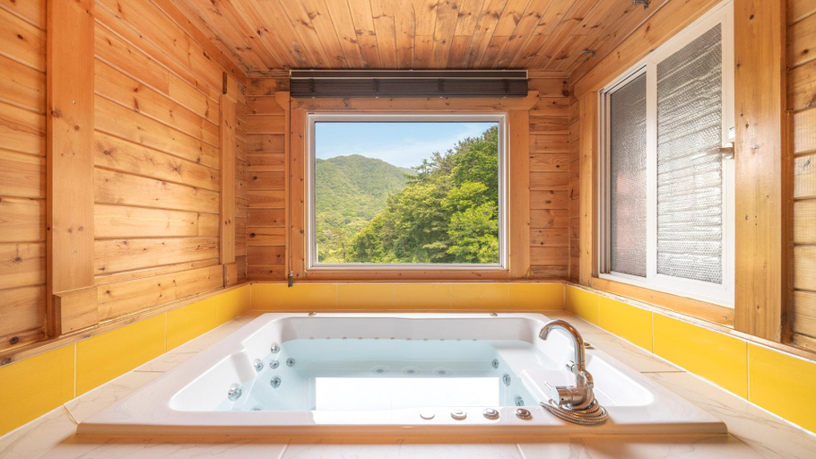 Bathroom, Yangpyeong Isobiyagi Spa Pension, Yangpyeong