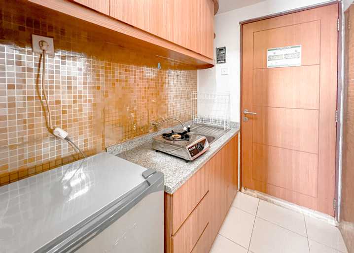 Dining Room, Simple and Relax Studio at Pavilion Permata Apartment By Travelio, Surabaya
