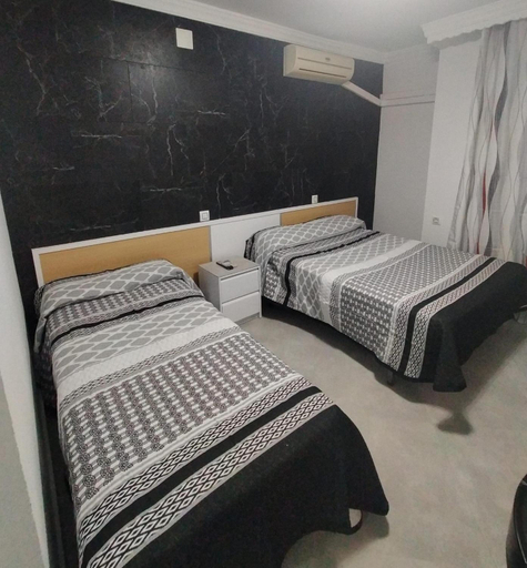 Bedroom 4, Hostal La Campana, Cádiz