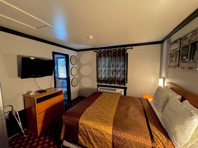 Bedroom 3, Cascade Lodge Boutique, Deschutes