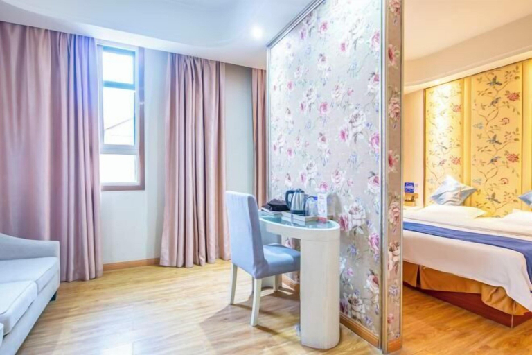 Bedroom 2, Luoyang Hotel (Wanda Plaza Guangzhou Market Branch), Luoyang