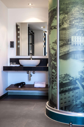 Bathroom 6