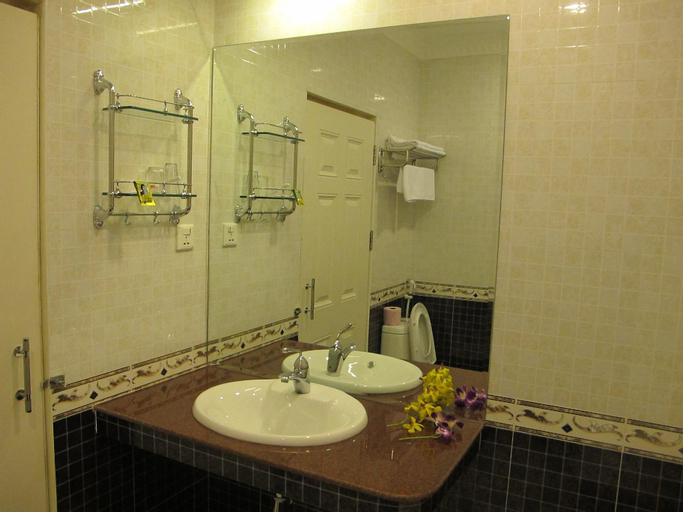 Bathroom 4
