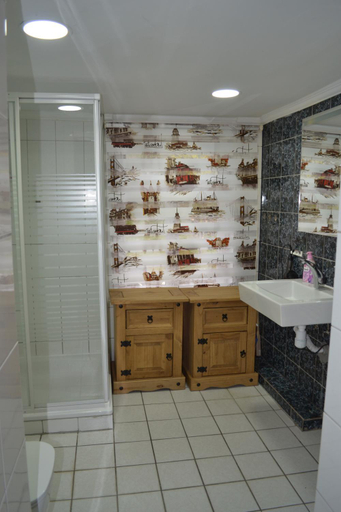 Bathroom 3, Altes Fv§hrhaus Duisburg, Duisburg